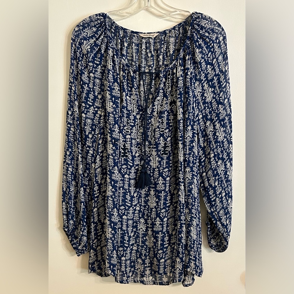 Lucky Brand Blue and White Floral Patterned Blouse